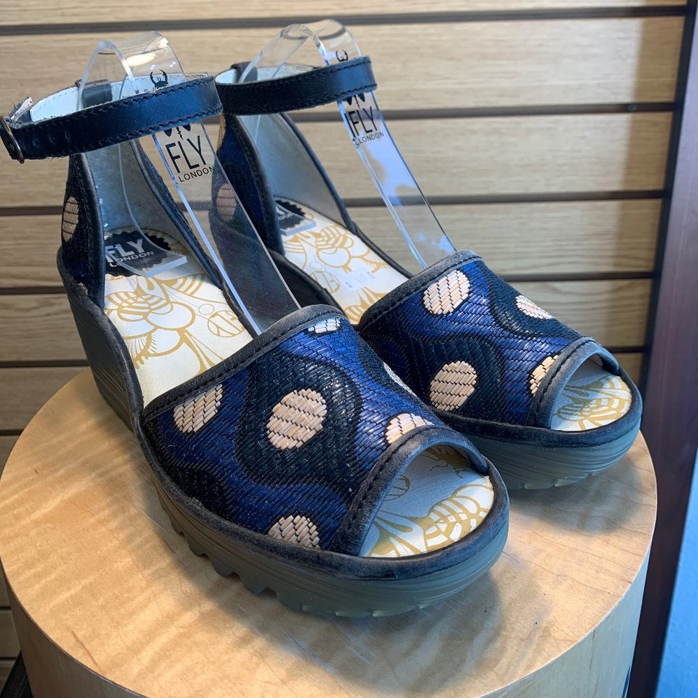Wedge Platform Sandals - Picture 2 of 4